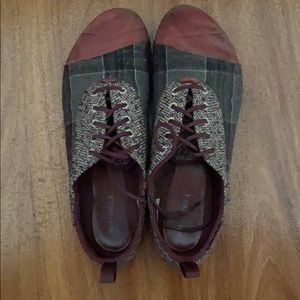 **Women’s Merrell Barefoot shoes